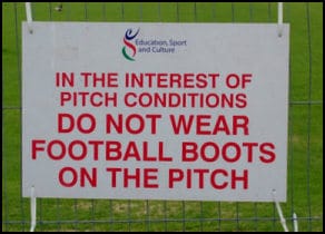 dont-wear-football-boots don't wear boots