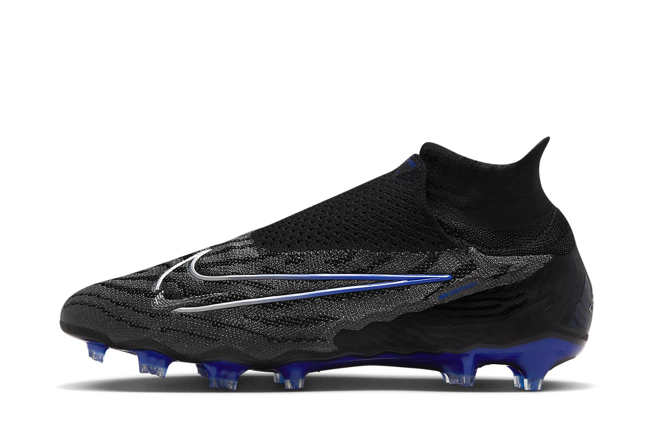 flipkart nike football boots