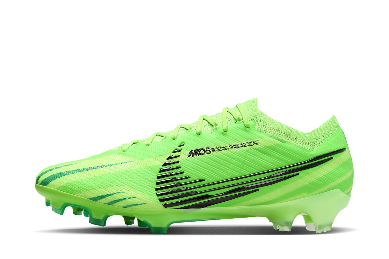flipkart nike football boots