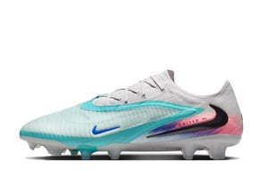 best nike cleats for strikers