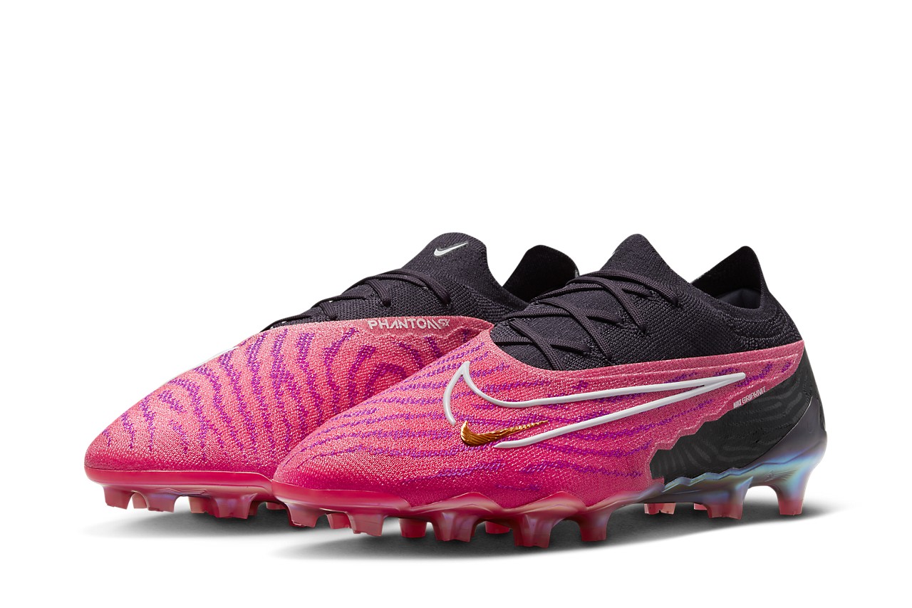 nike white pink football boots