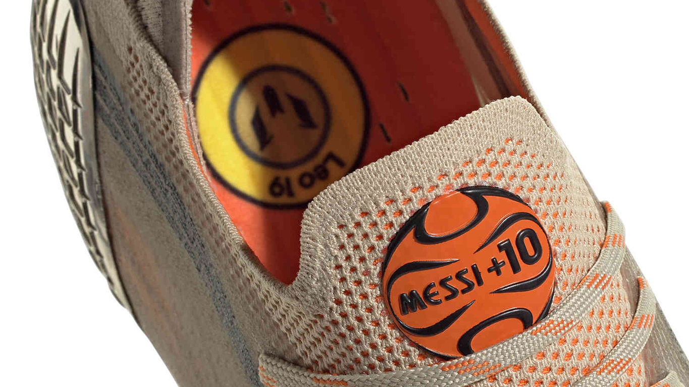 el retorno football boots