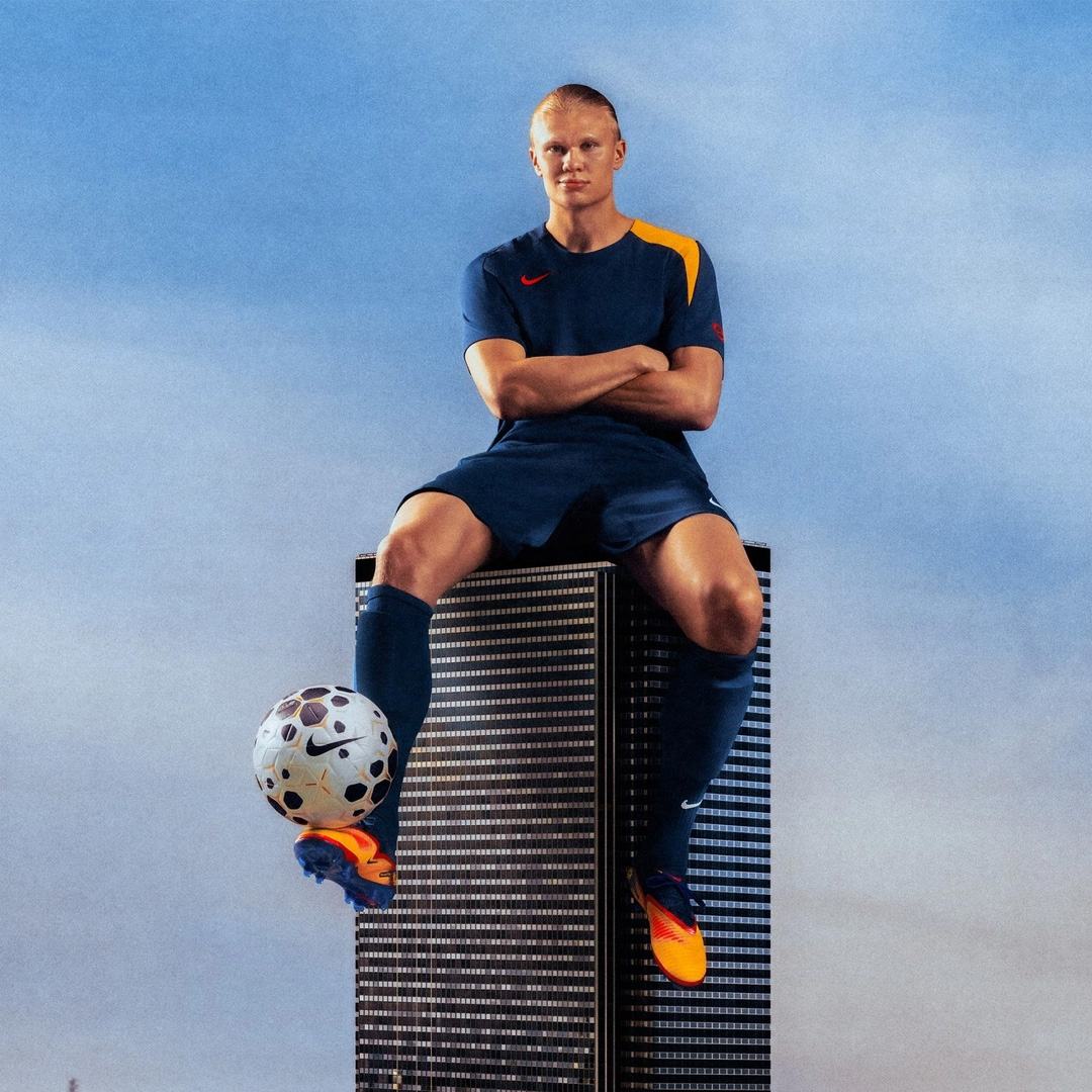 Erling Haaland wearing the Nike Phantom 6