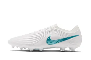 Best Boots for Midfielders